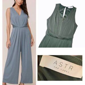 ASTR THE LABEL Easy Twist Waist Sage Green V-Neck Jumpsuit Size XS